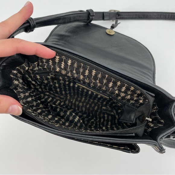 Antik Kraft Cheyenne Black Faux Leather Studded Western Crossbody - Picture 6 of 8